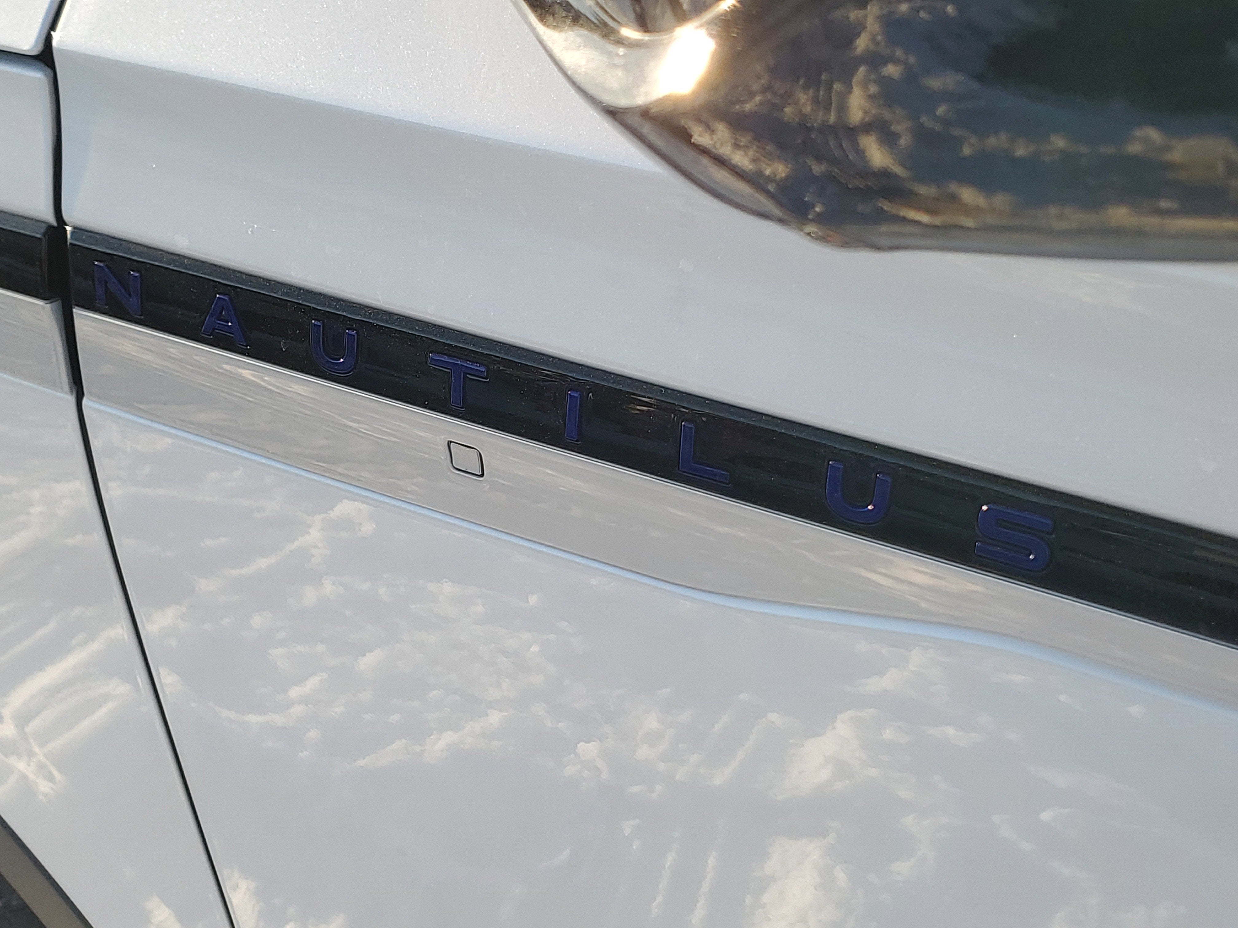 2026 Lincoln Nautilus Premiere Hybrid