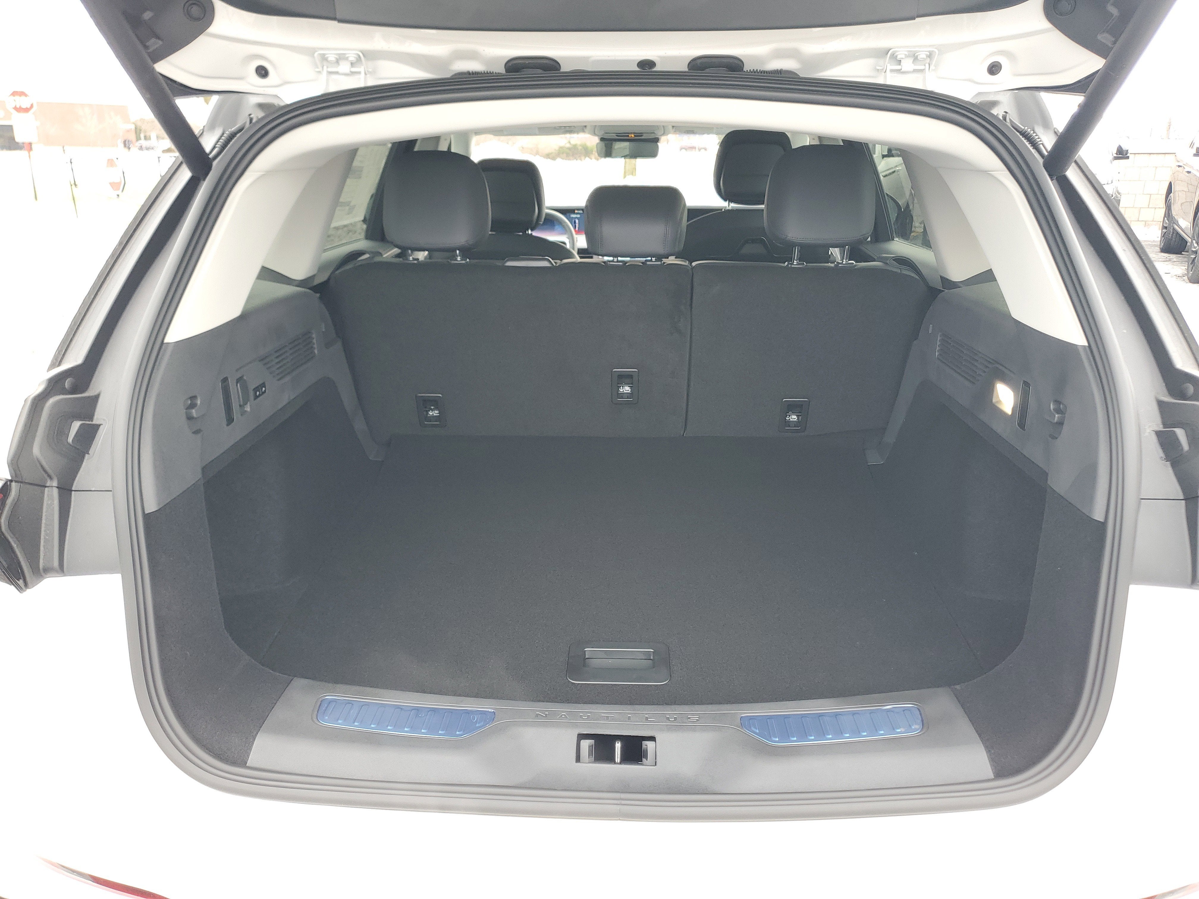 2026 Lincoln Nautilus Premiere Hybrid