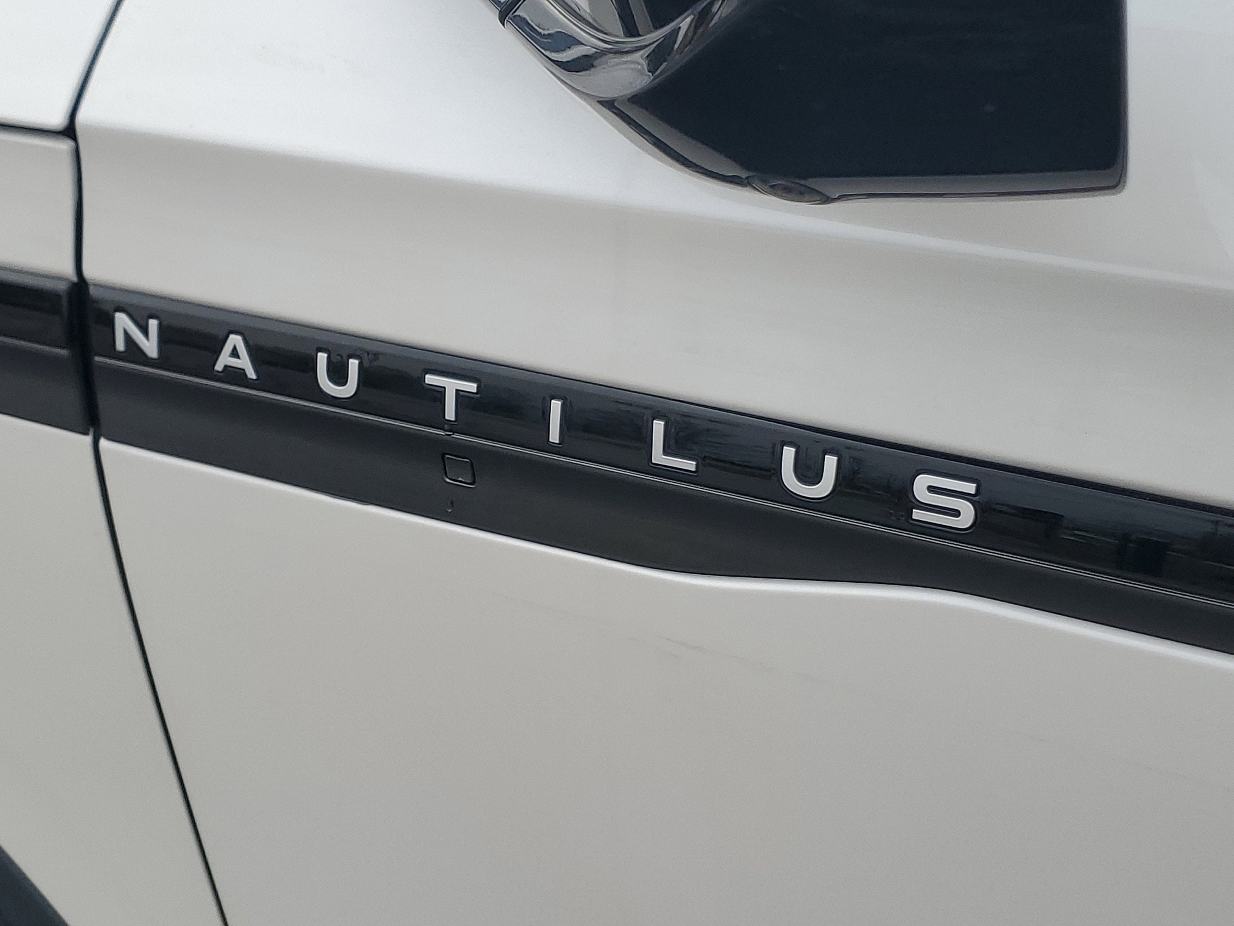 2026 Lincoln Nautilus Premiere Hybrid