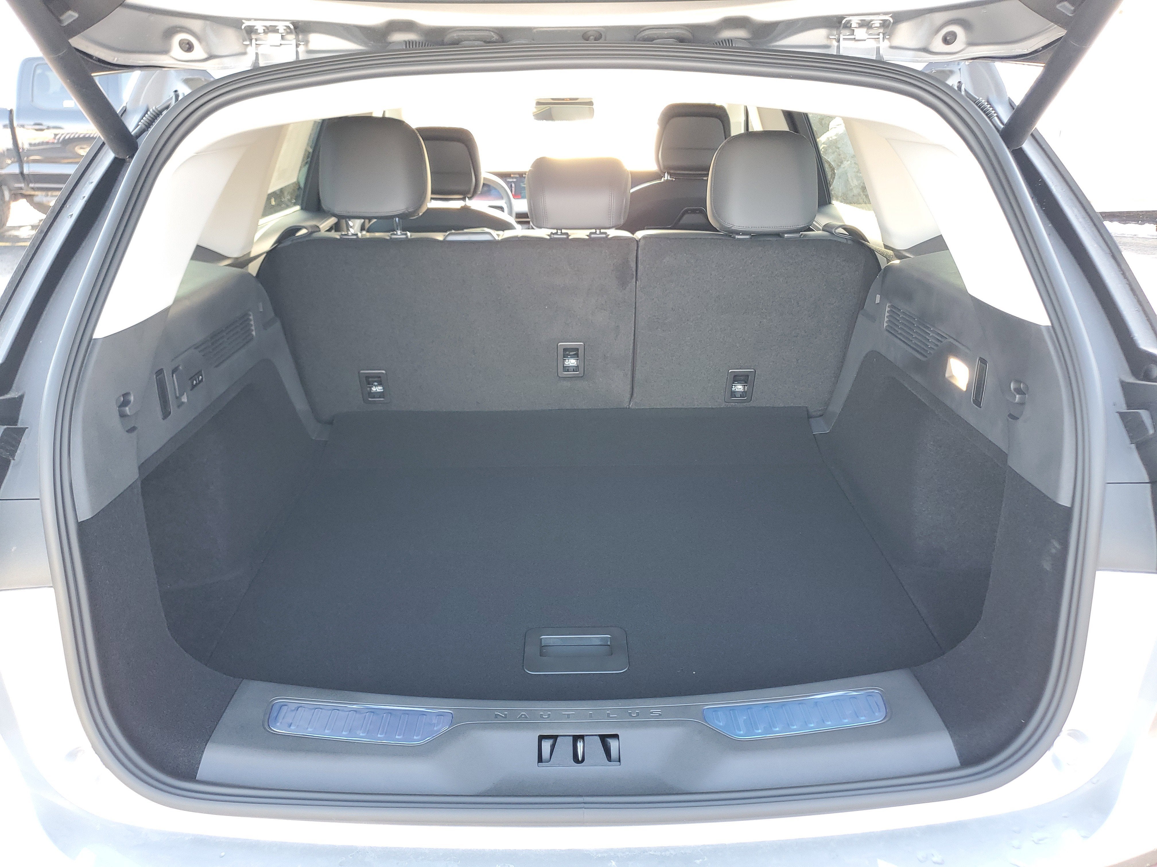 2026 Lincoln Nautilus Premiere Hybrid