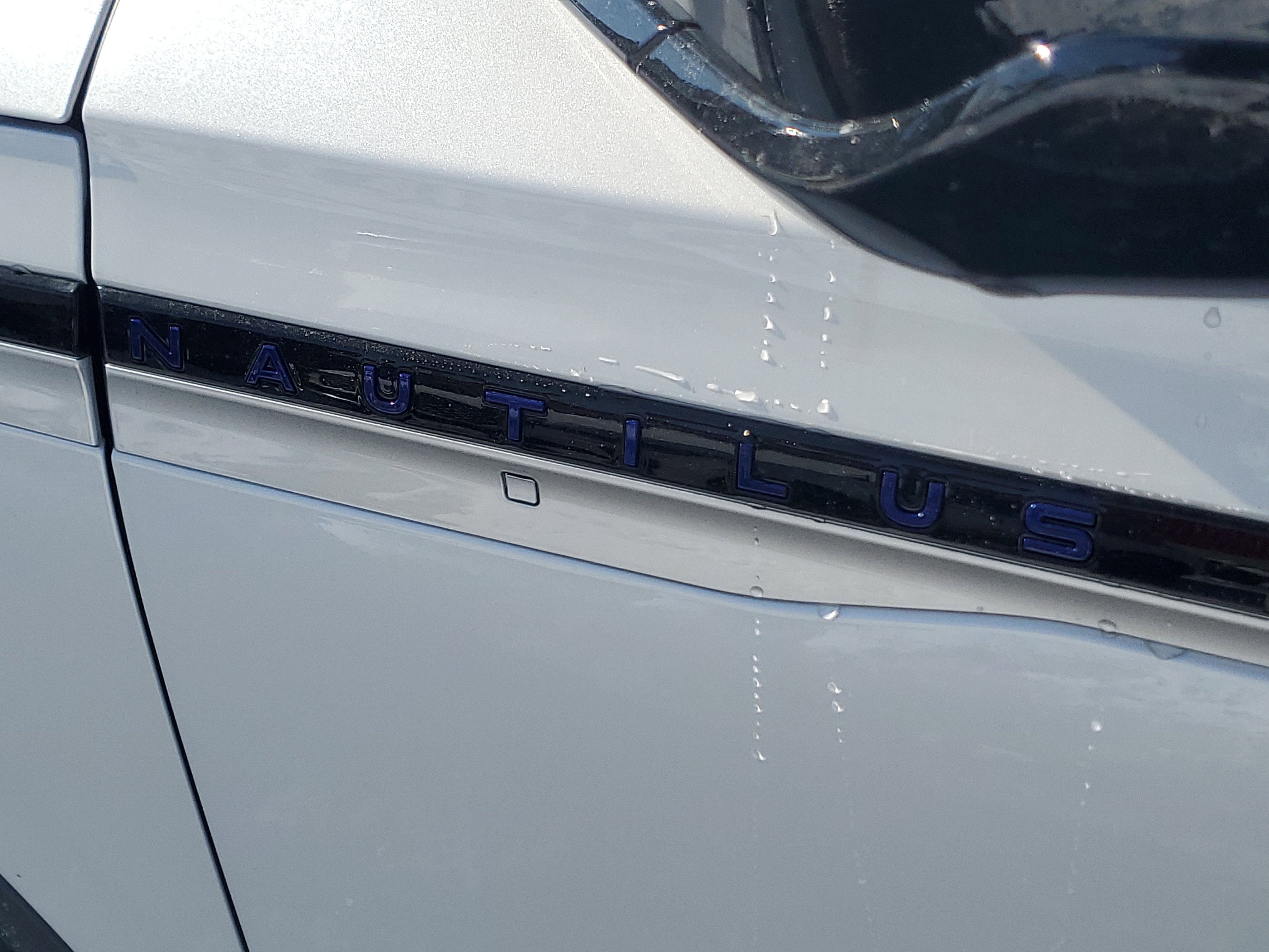 2026 Lincoln Nautilus Premiere Hybrid