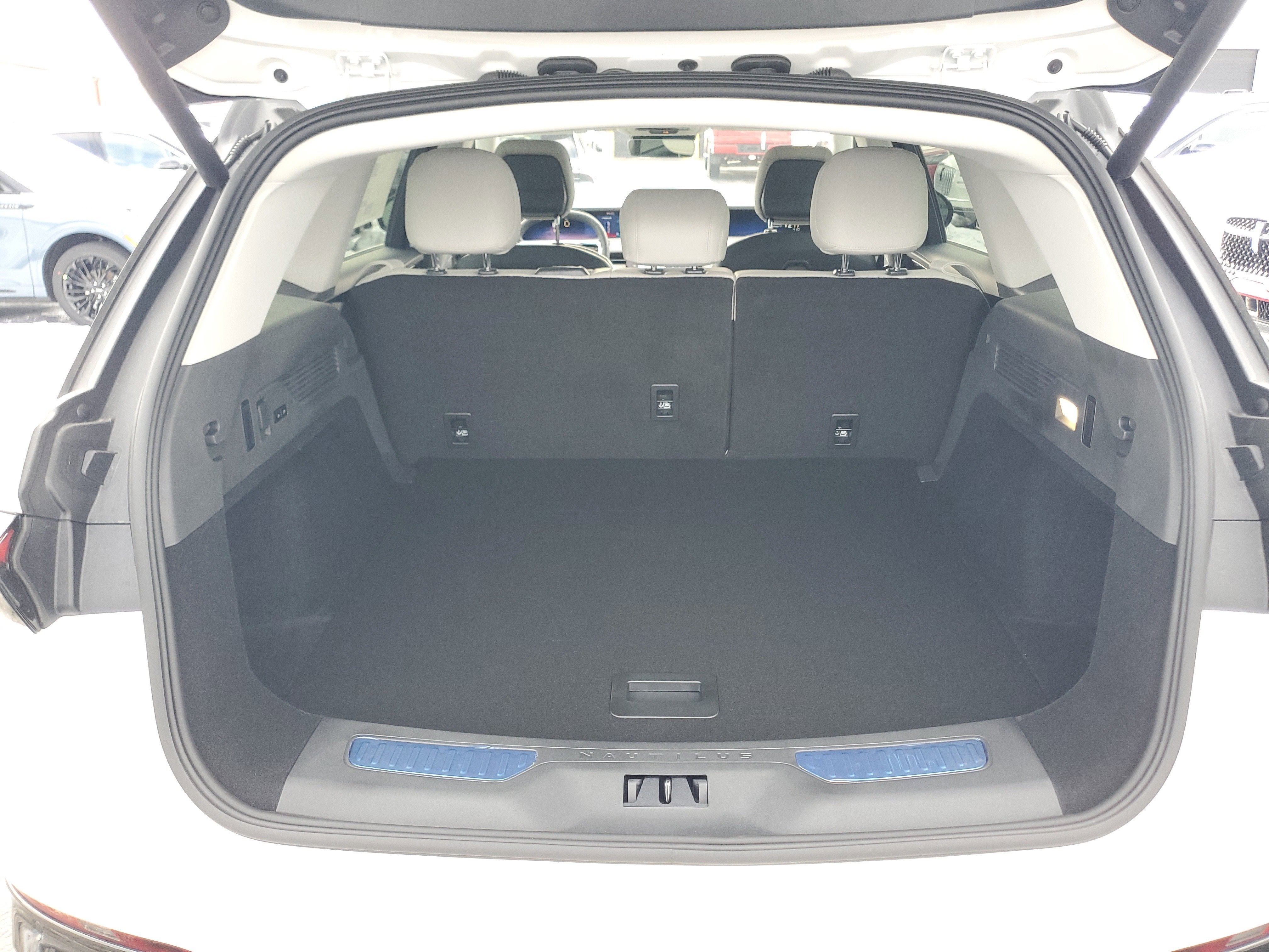 2026 Lincoln Nautilus Premiere Hybrid