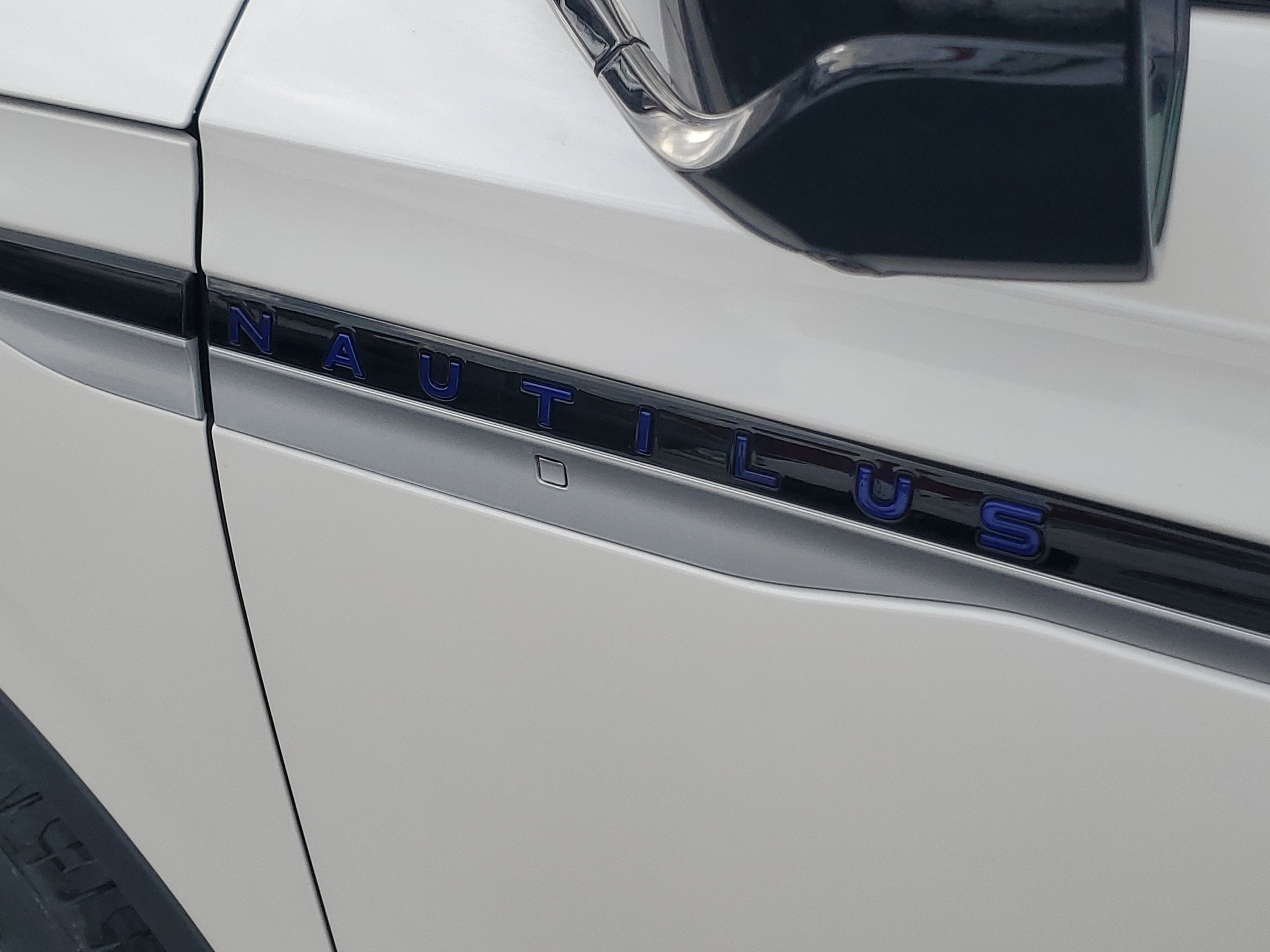 2026 Lincoln Nautilus Premiere Hybrid