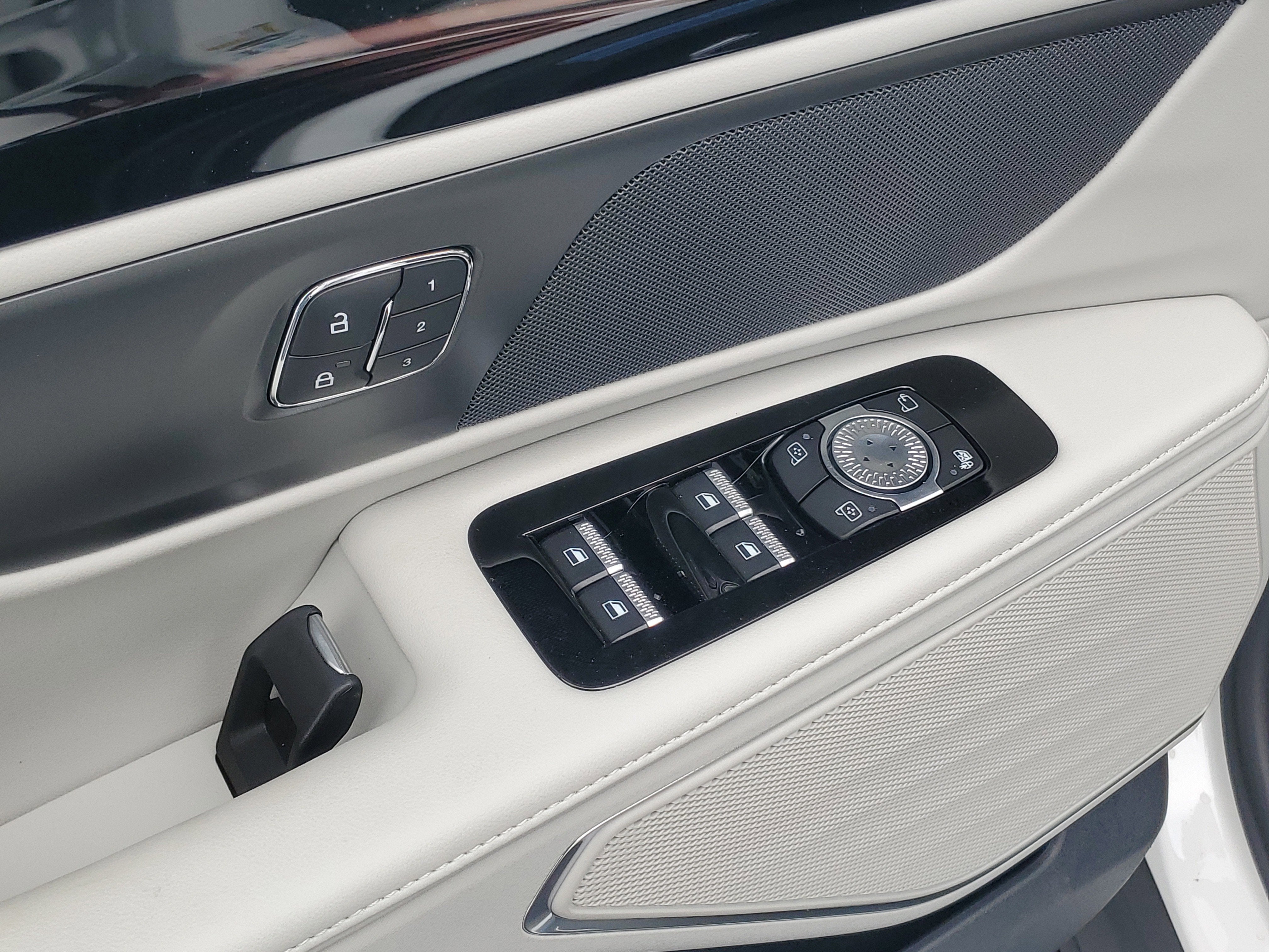 2026 Lincoln Nautilus Premiere Hybrid