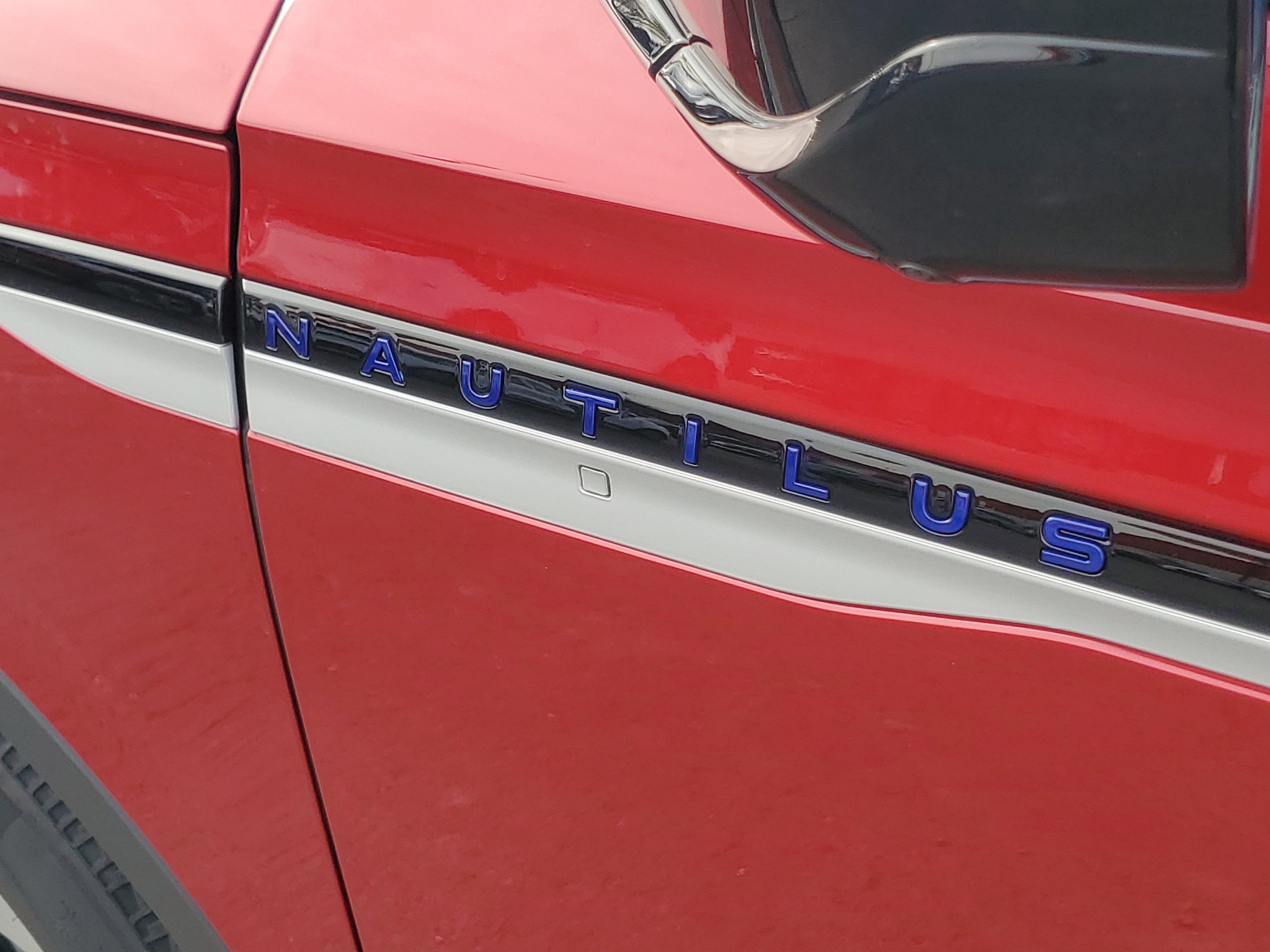 2026 Lincoln Nautilus Premiere Hybrid