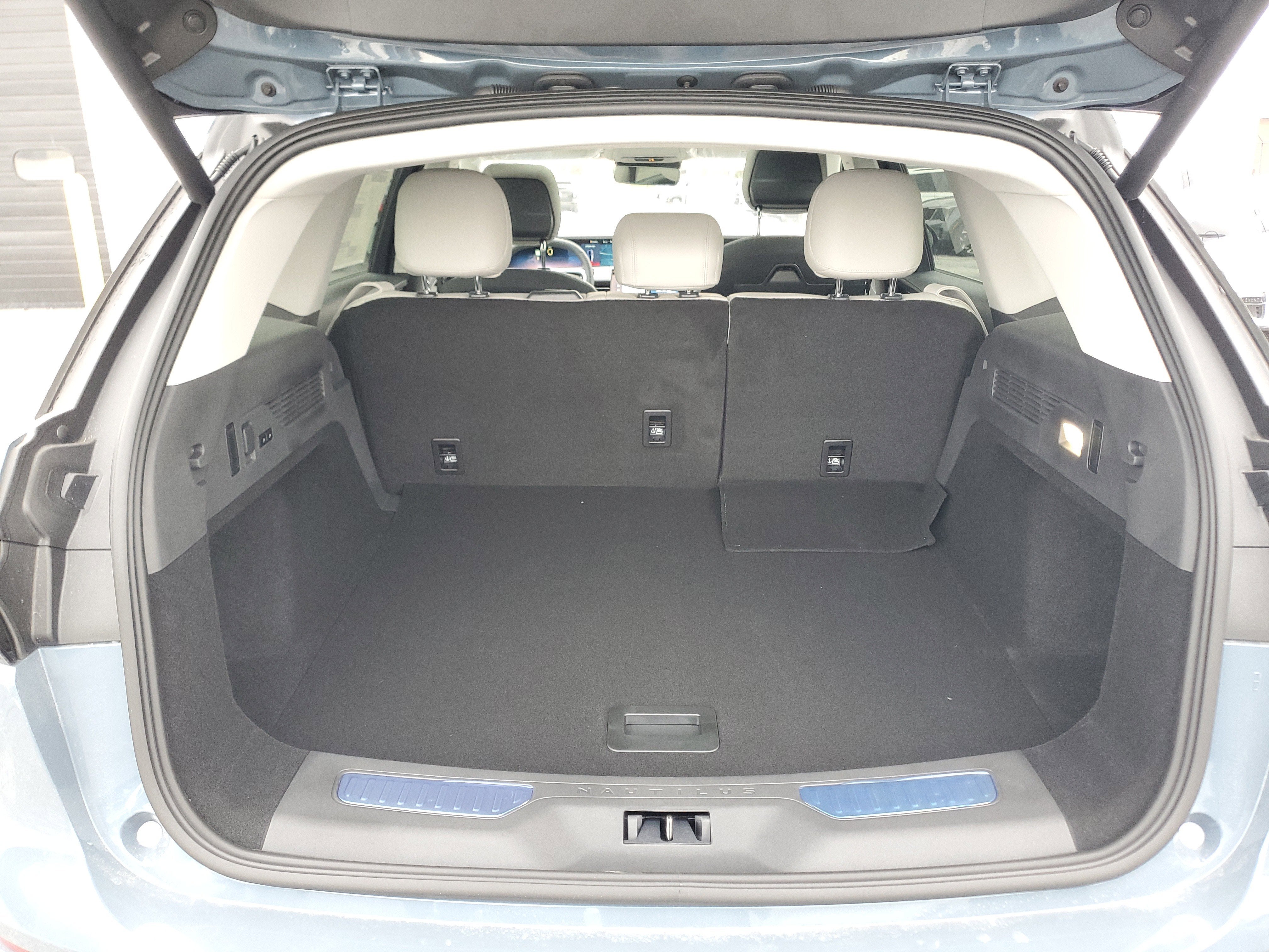 2026 Lincoln Nautilus Premiere Hybrid