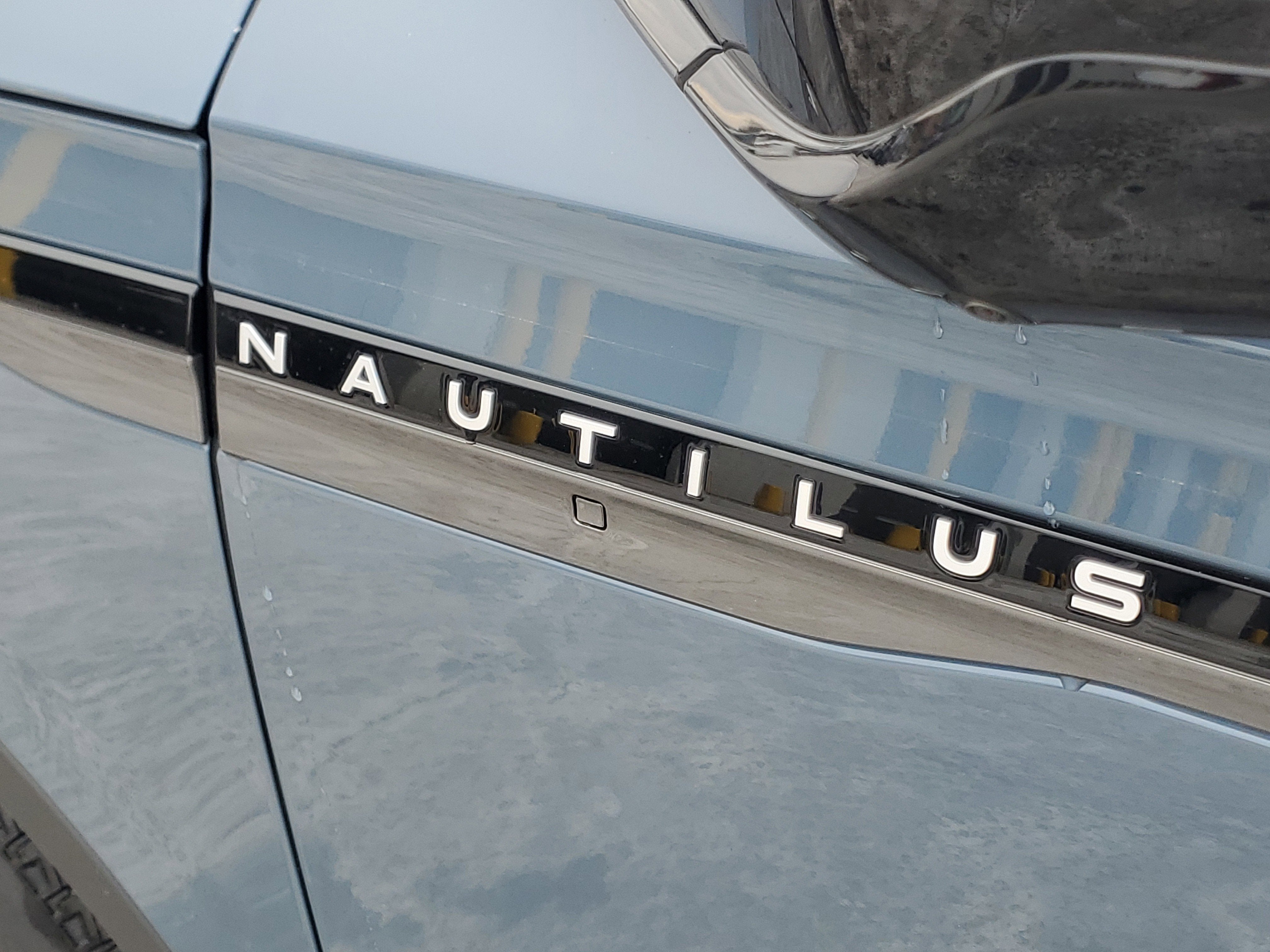 2026 Lincoln Nautilus Premiere Hybrid