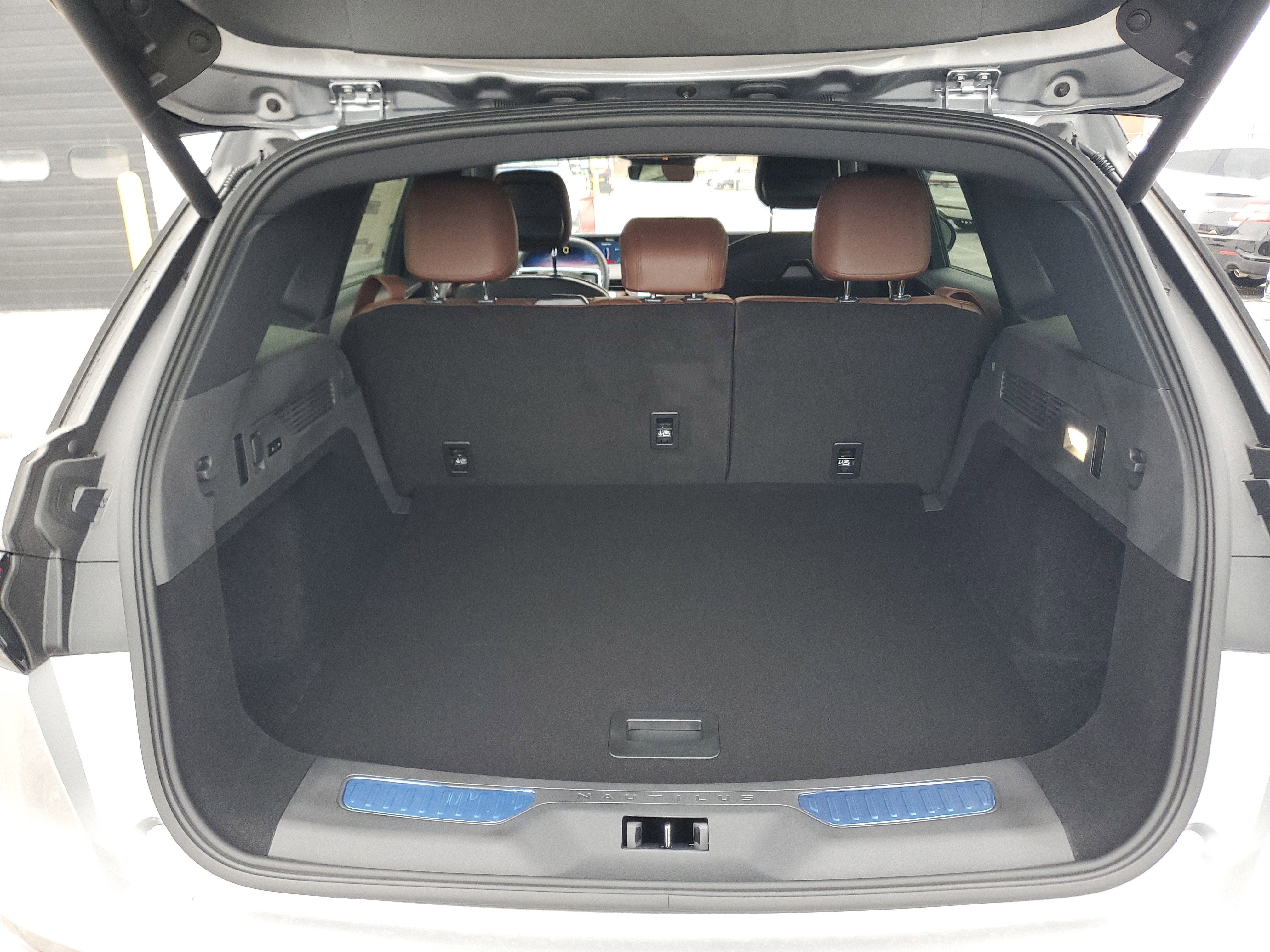 2026 Lincoln Nautilus Reserve Hybrid