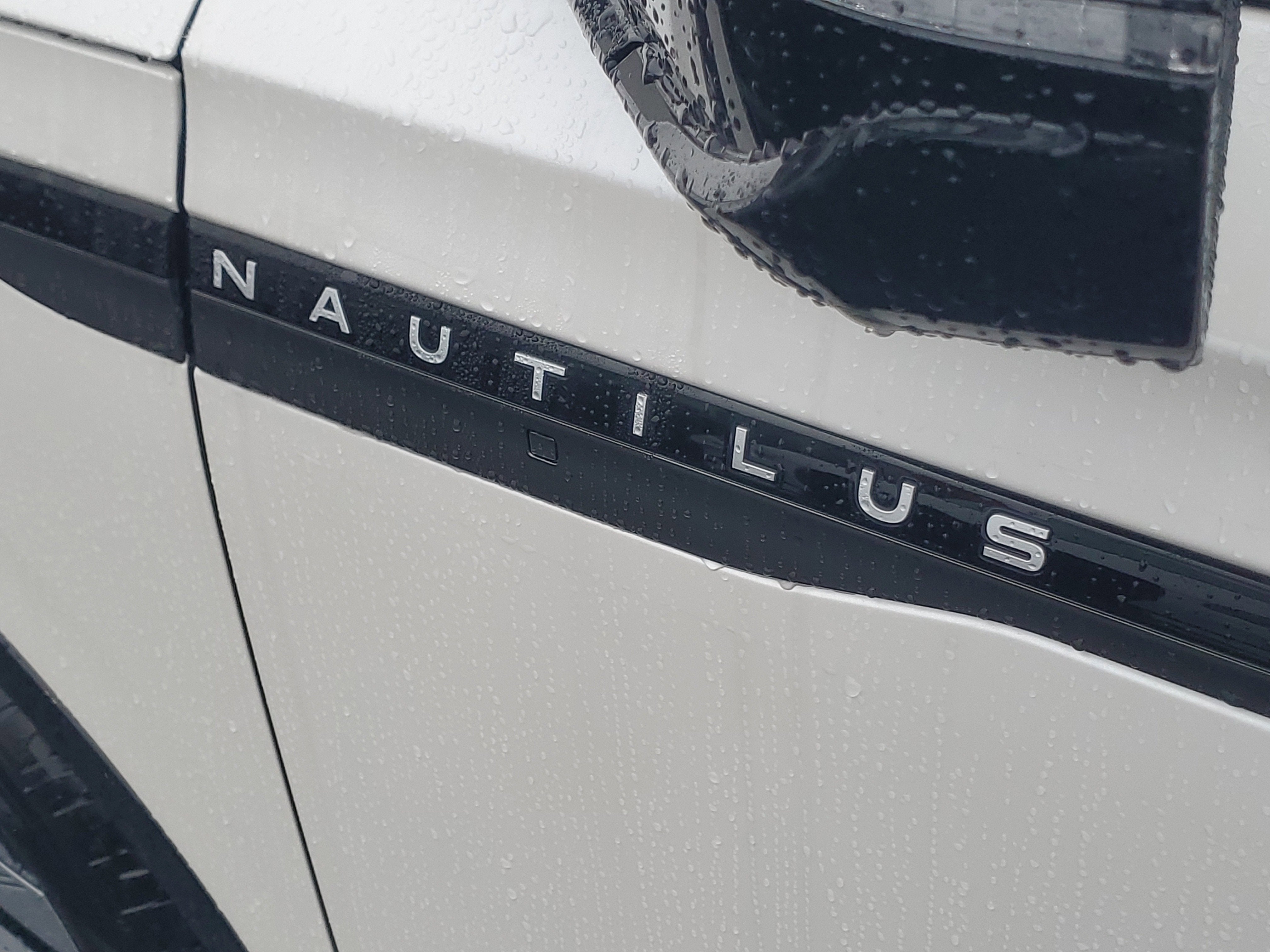 2026 Lincoln Nautilus Reserve Hybrid