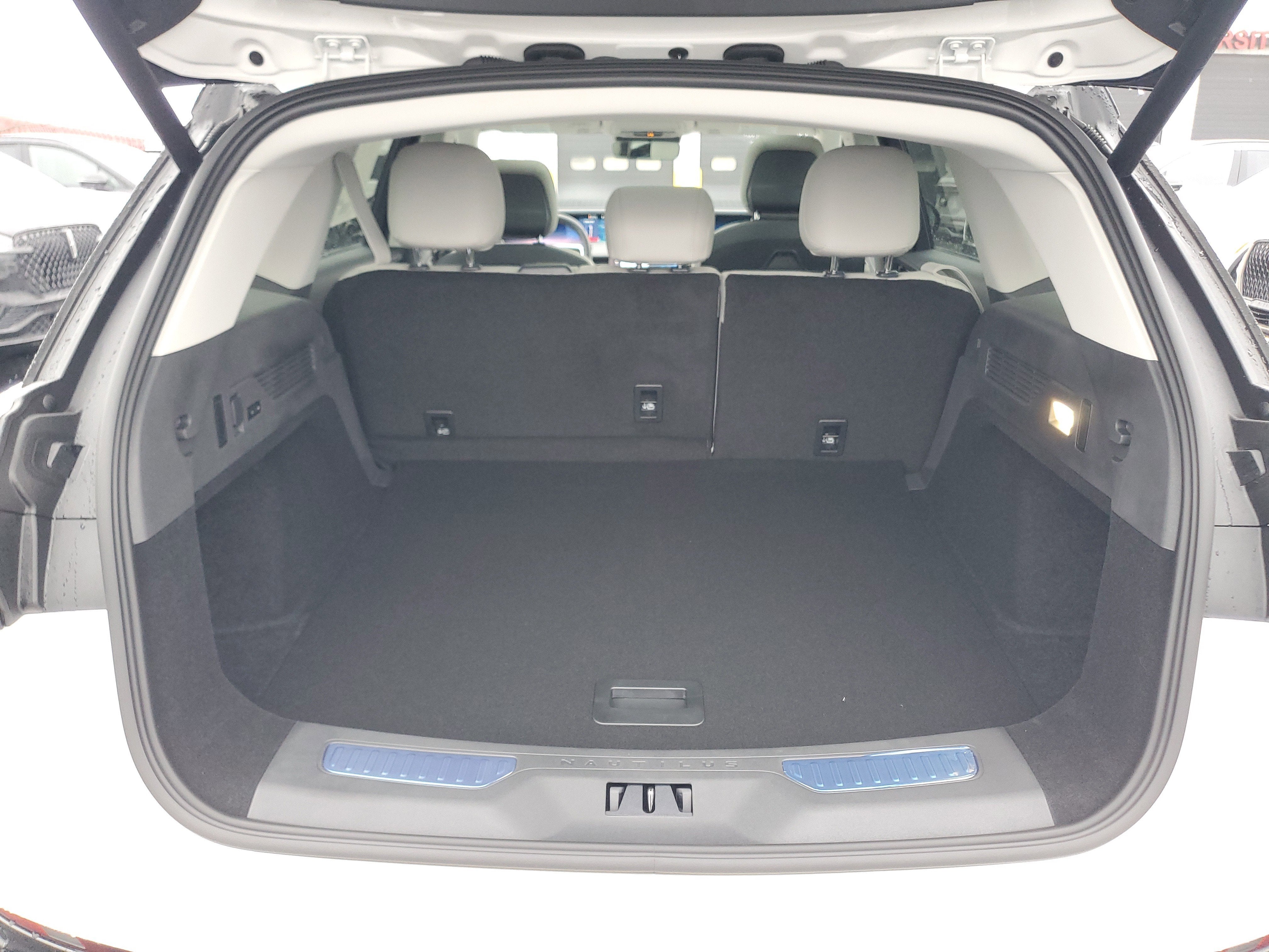 2026 Lincoln Nautilus Reserve Hybrid