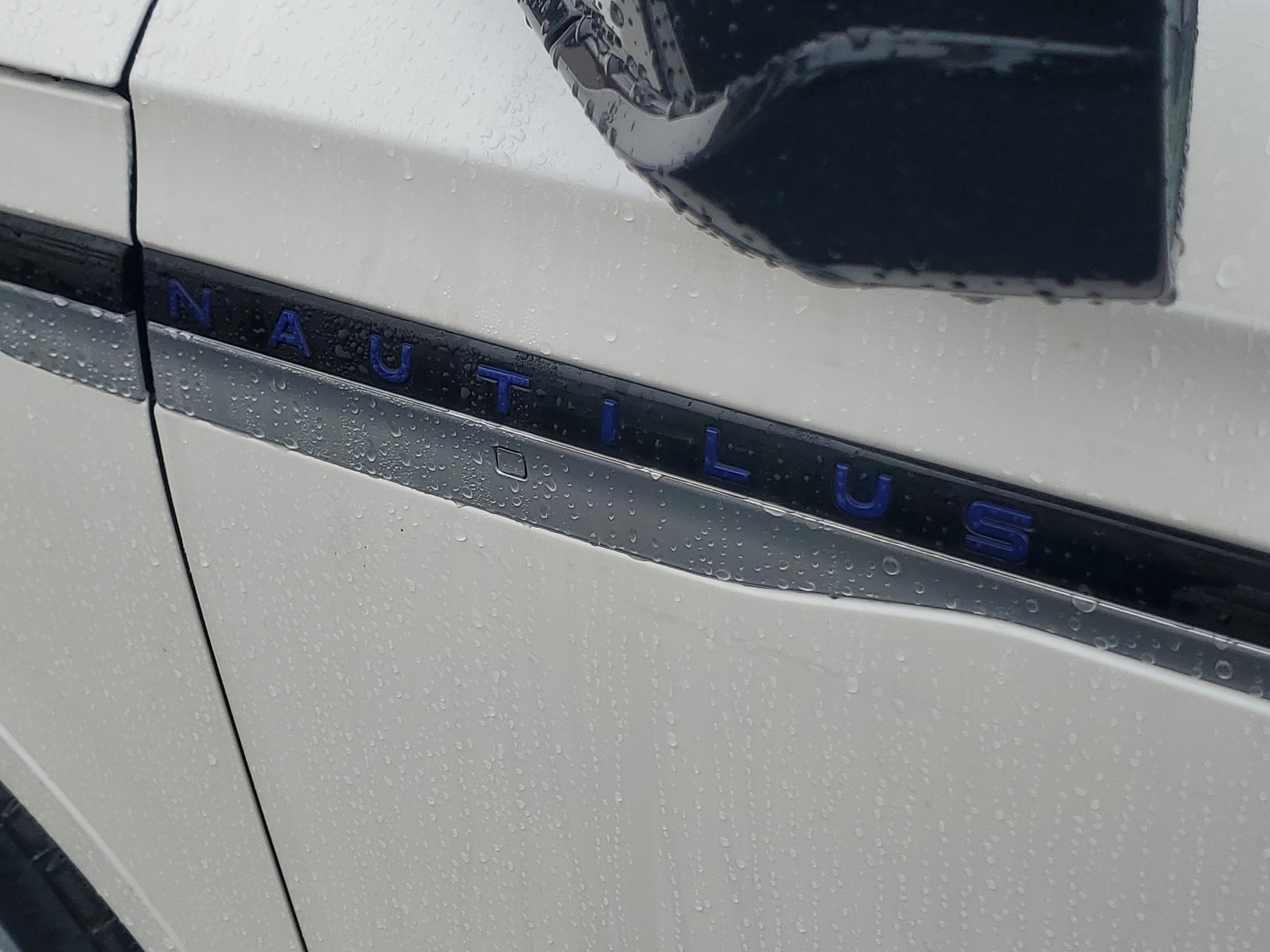 2026 Lincoln Nautilus Reserve Hybrid