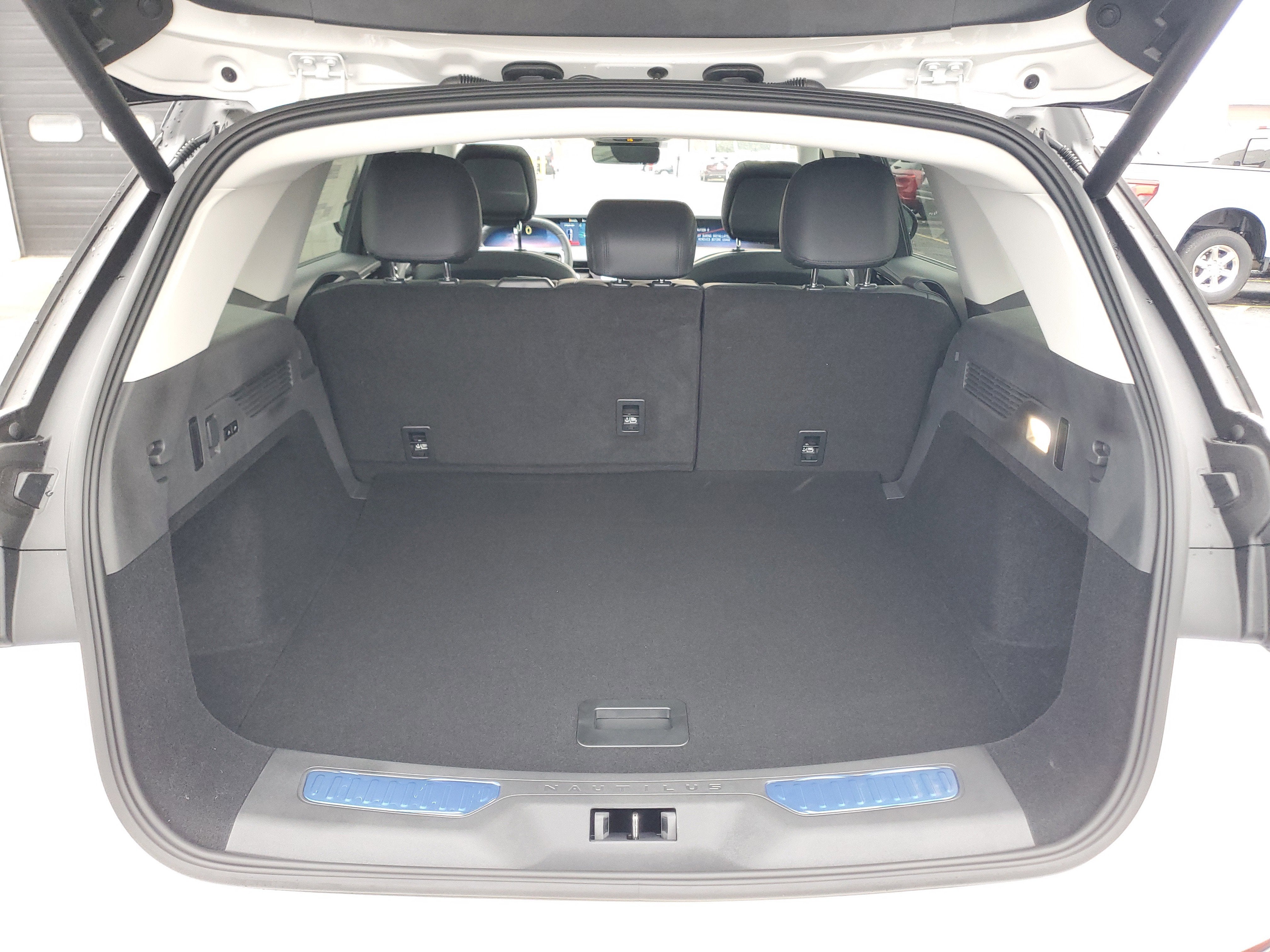 2026 Lincoln Nautilus Reserve Hybrid