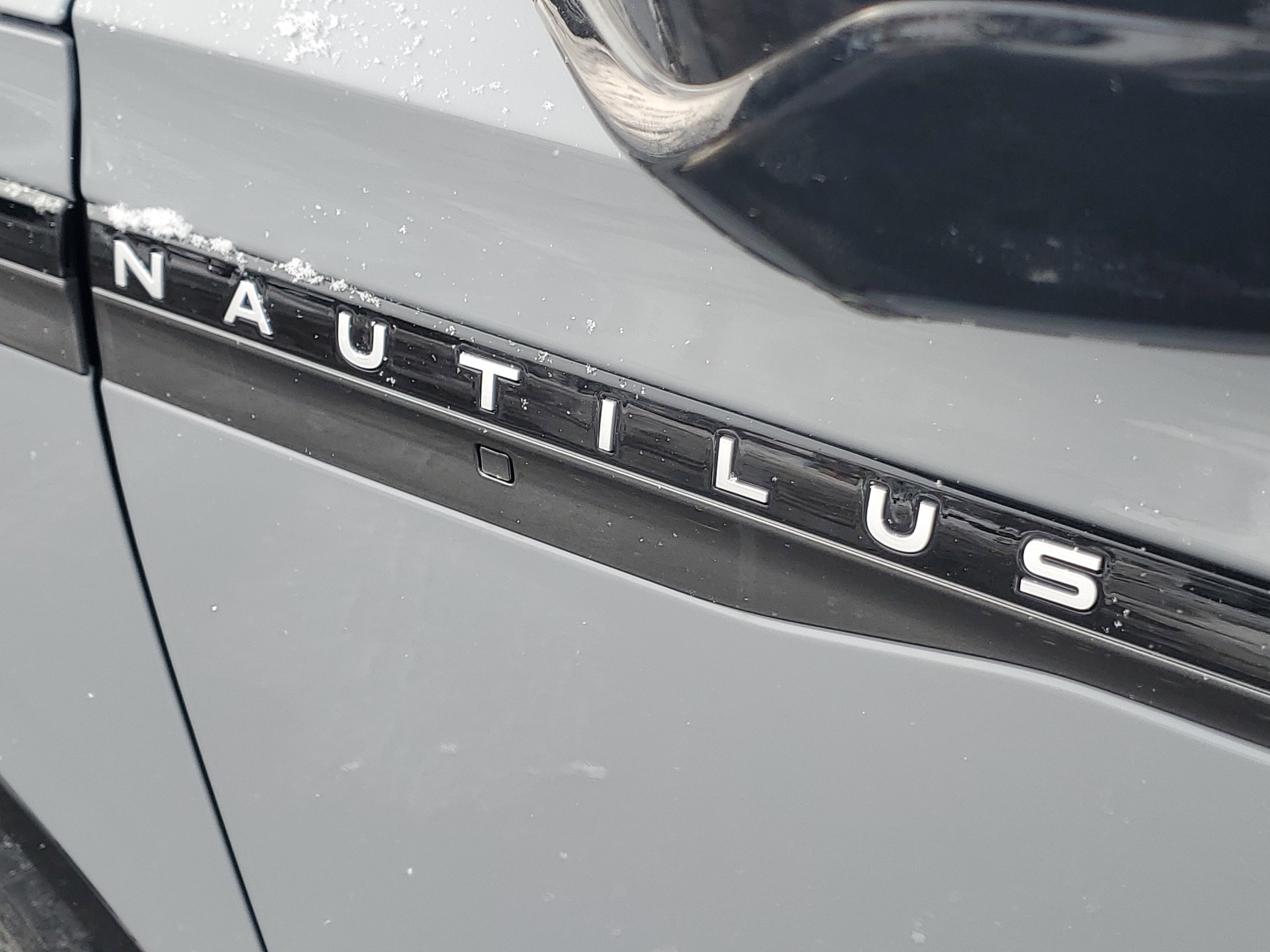 2026 Lincoln Nautilus Reserve Hybrid