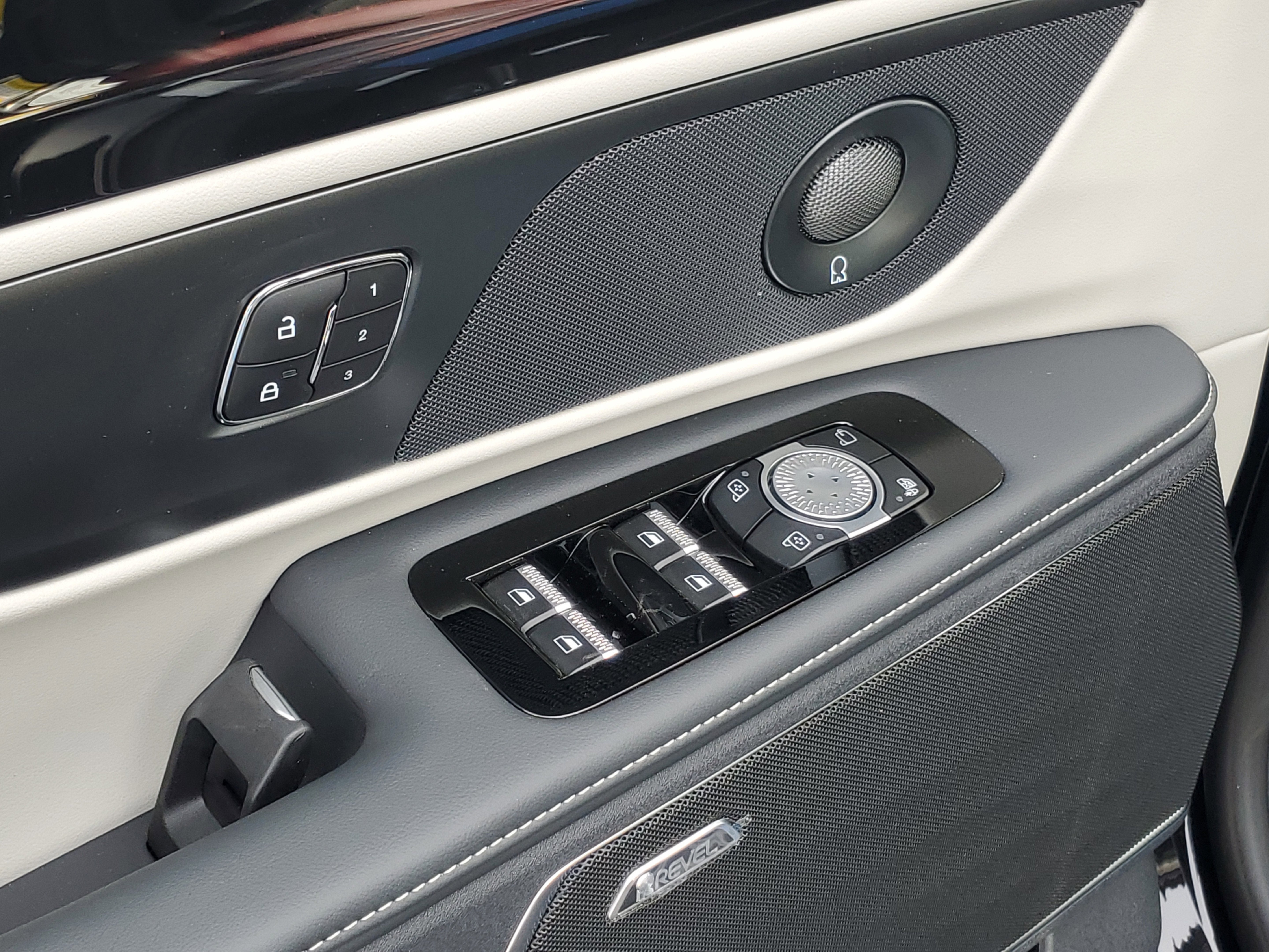 2025 Lincoln Nautilus Reserve