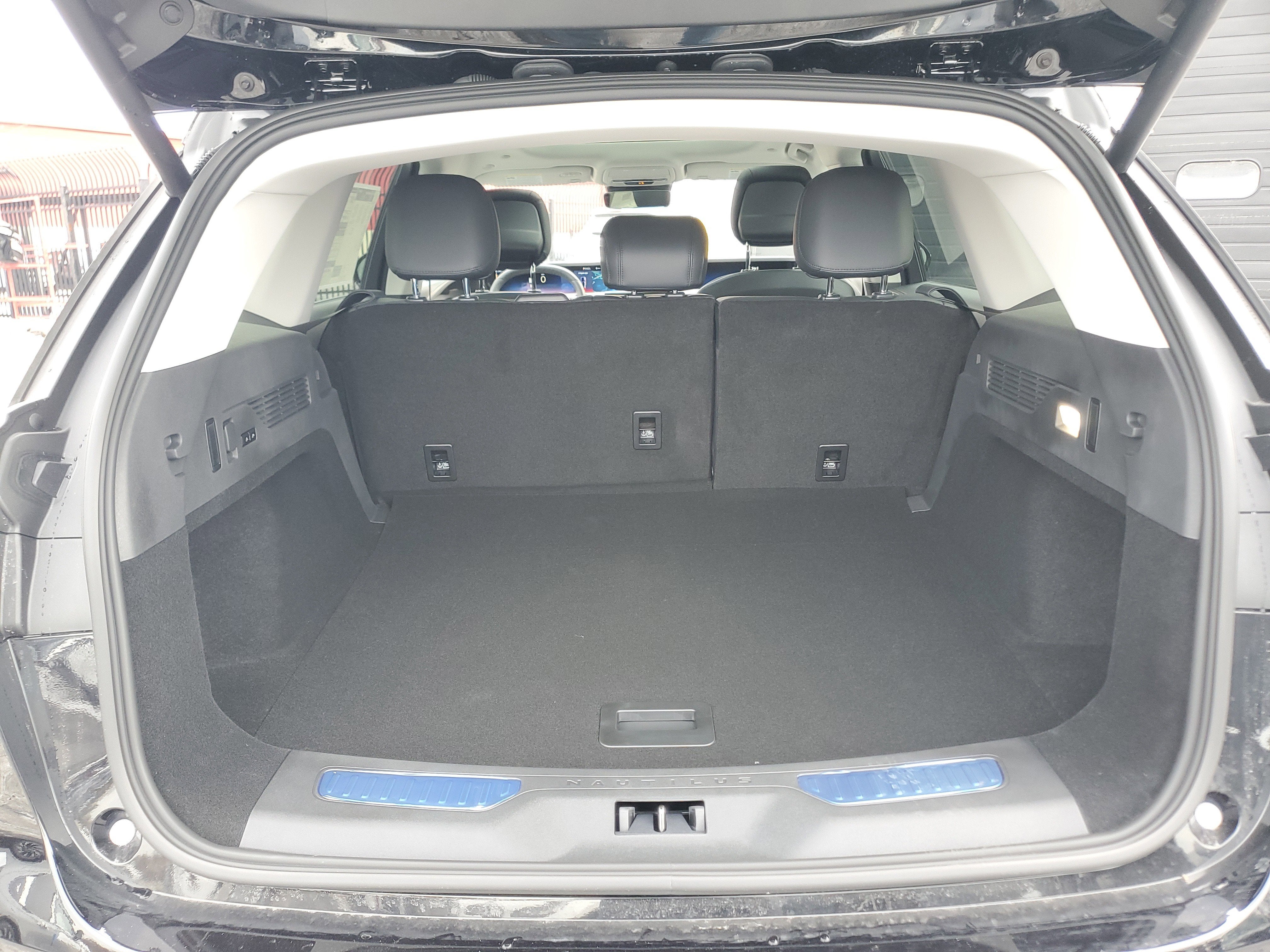 2026 Lincoln Nautilus Reserve Hybrid