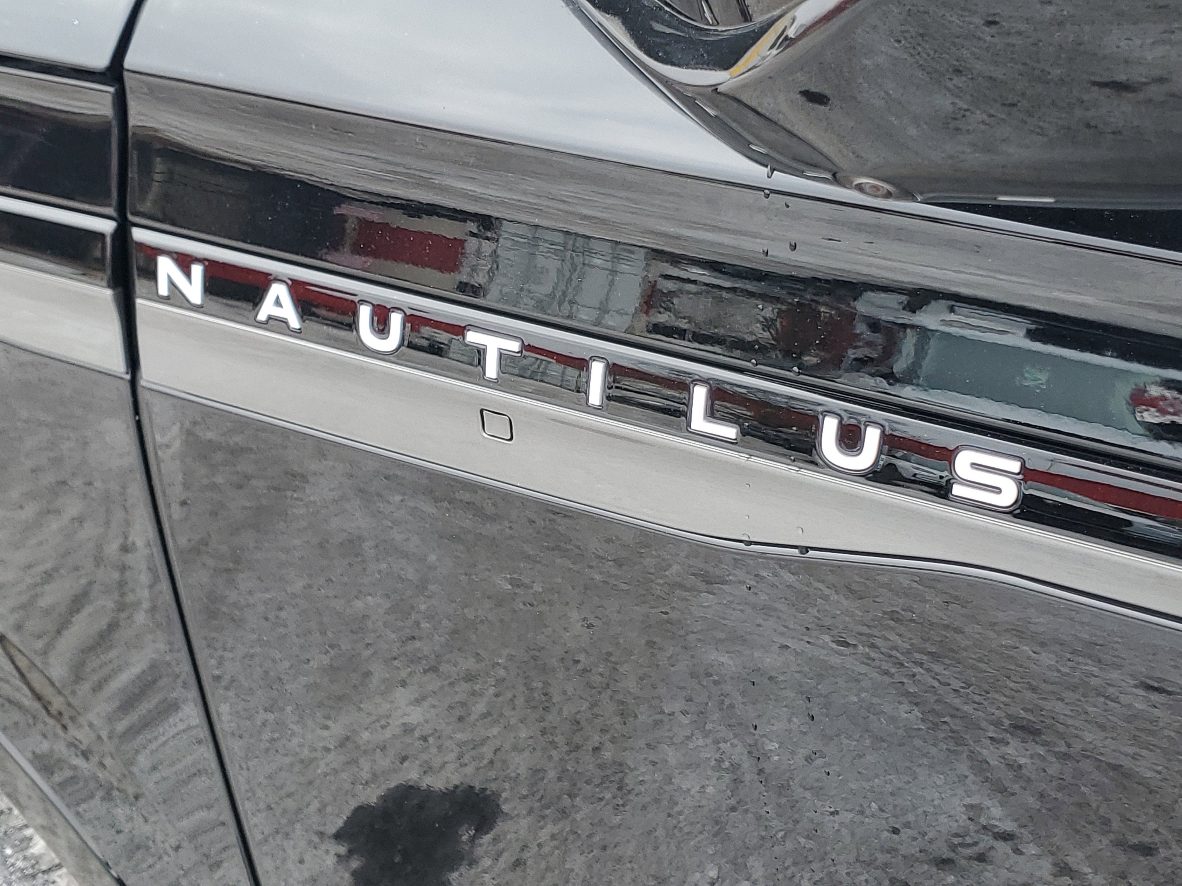 2026 Lincoln Nautilus Reserve Hybrid