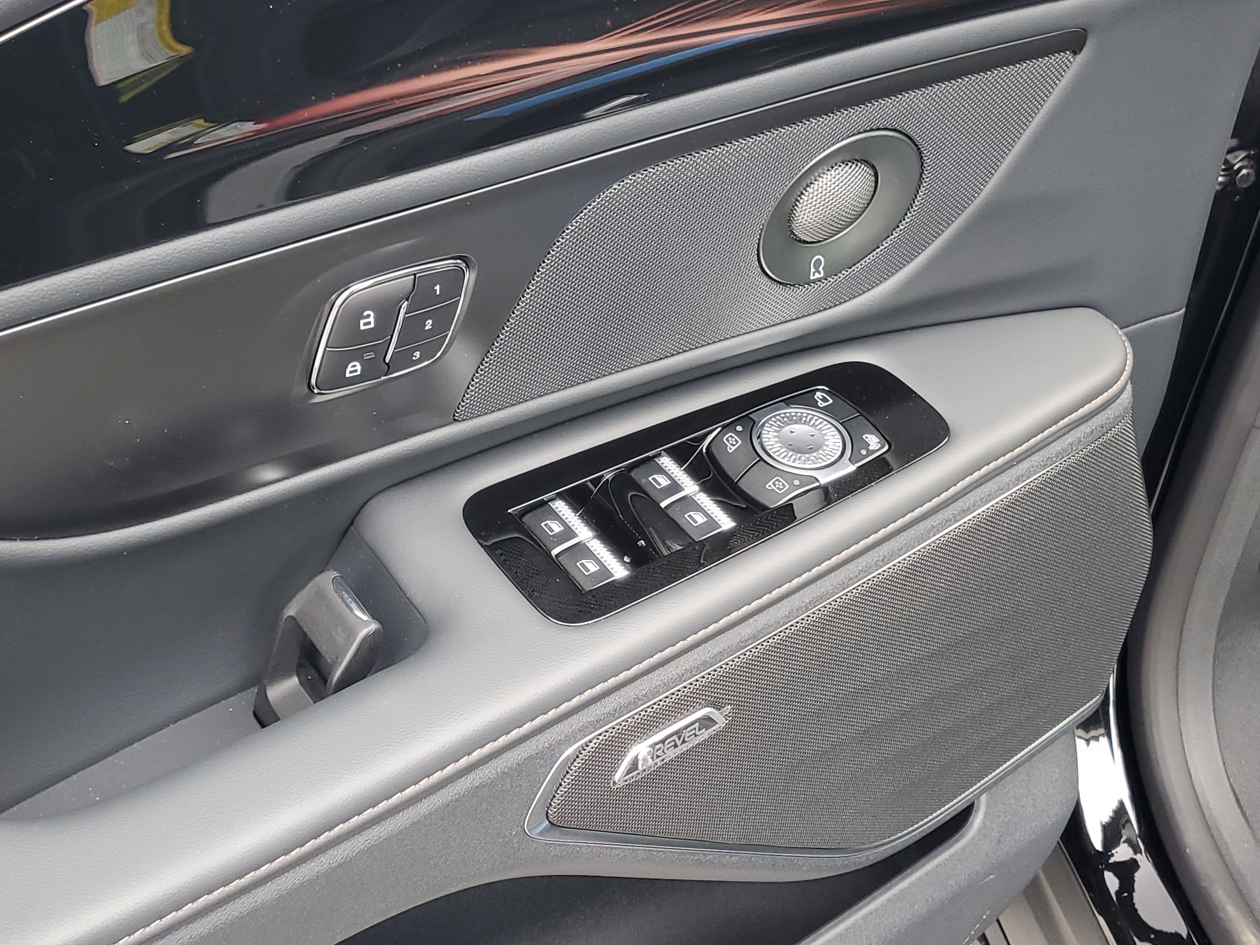 2026 Lincoln Nautilus Reserve Hybrid