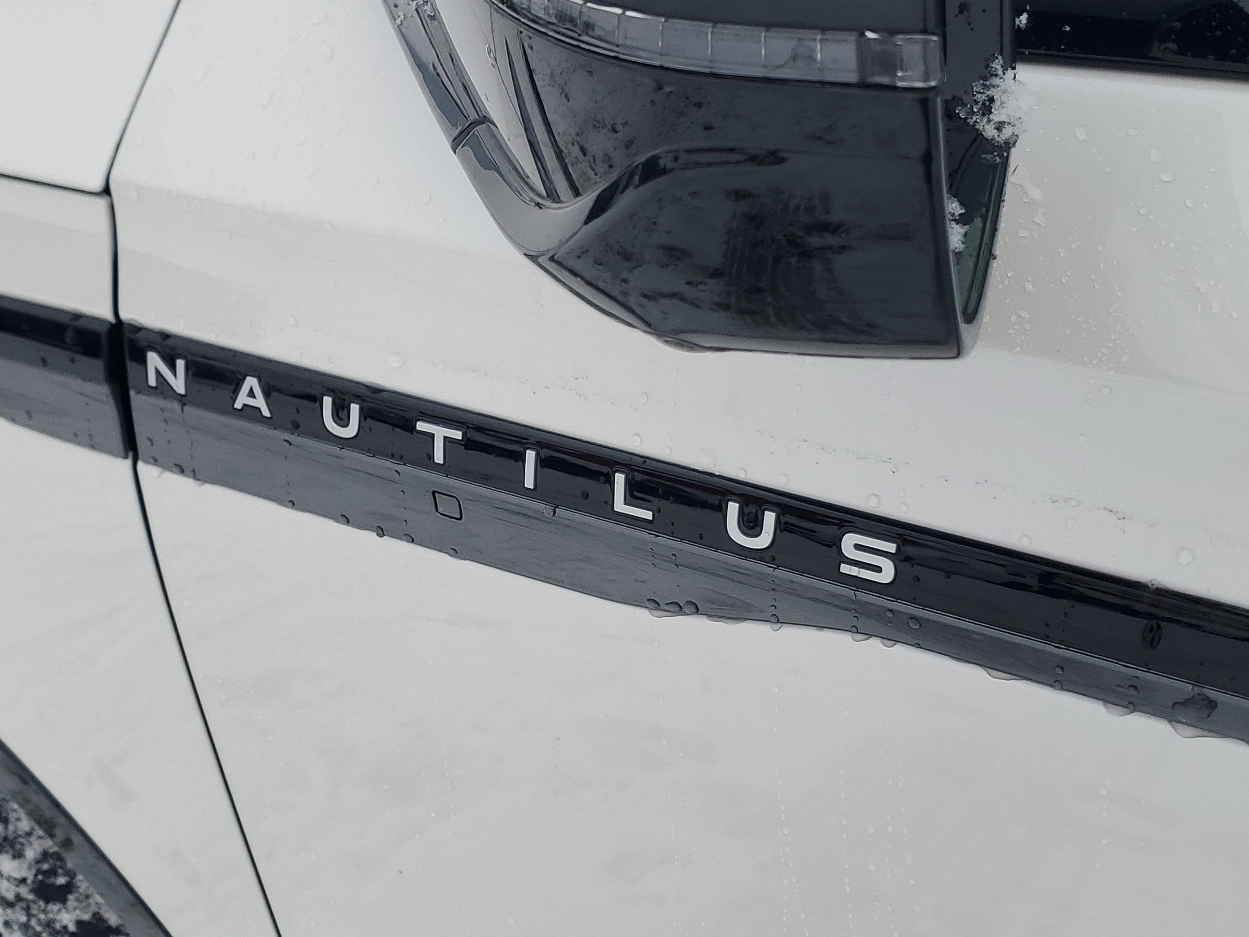 2026 Lincoln Nautilus Reserve Hybrid