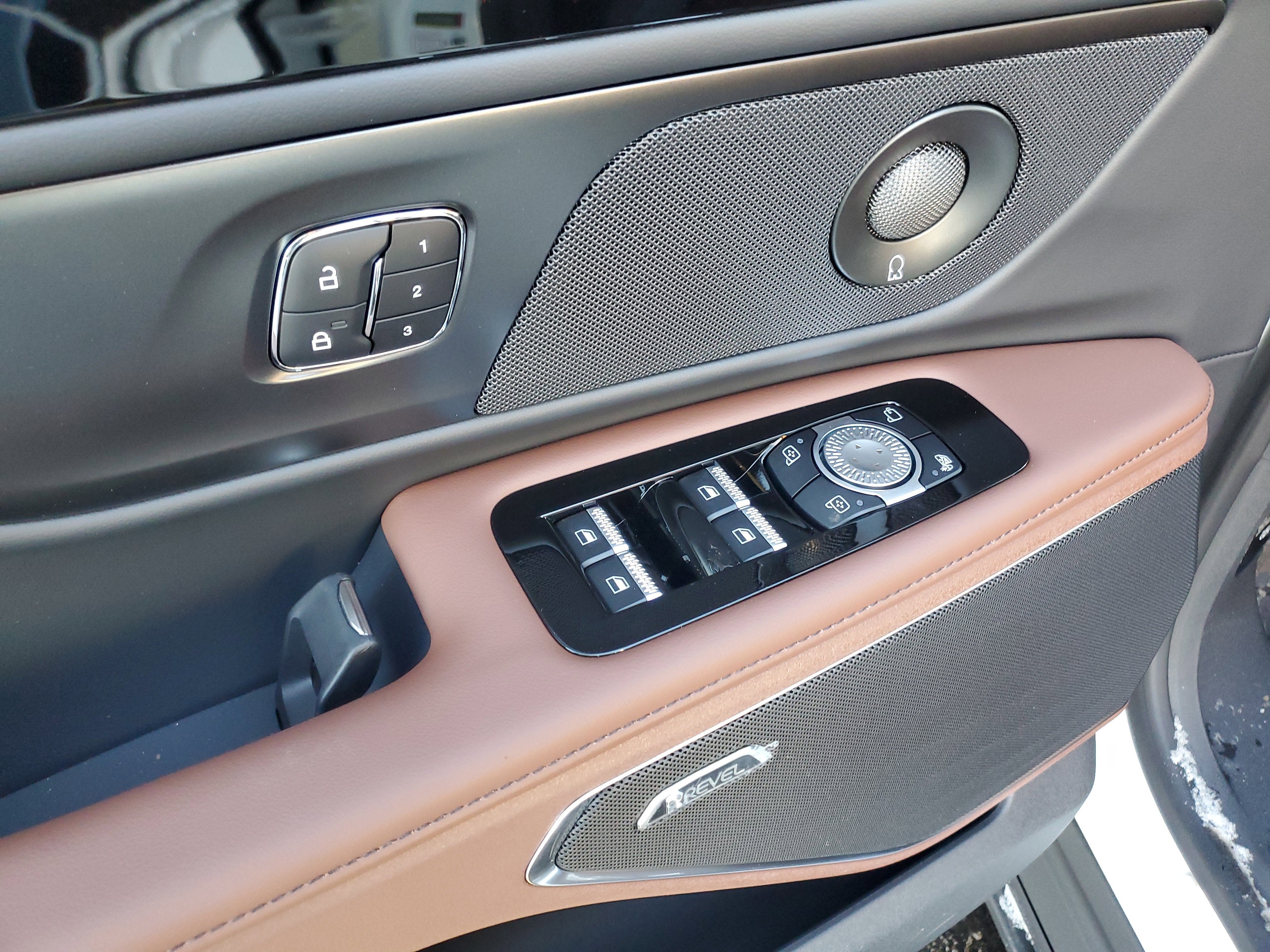 2026 Lincoln Nautilus Reserve Hybrid