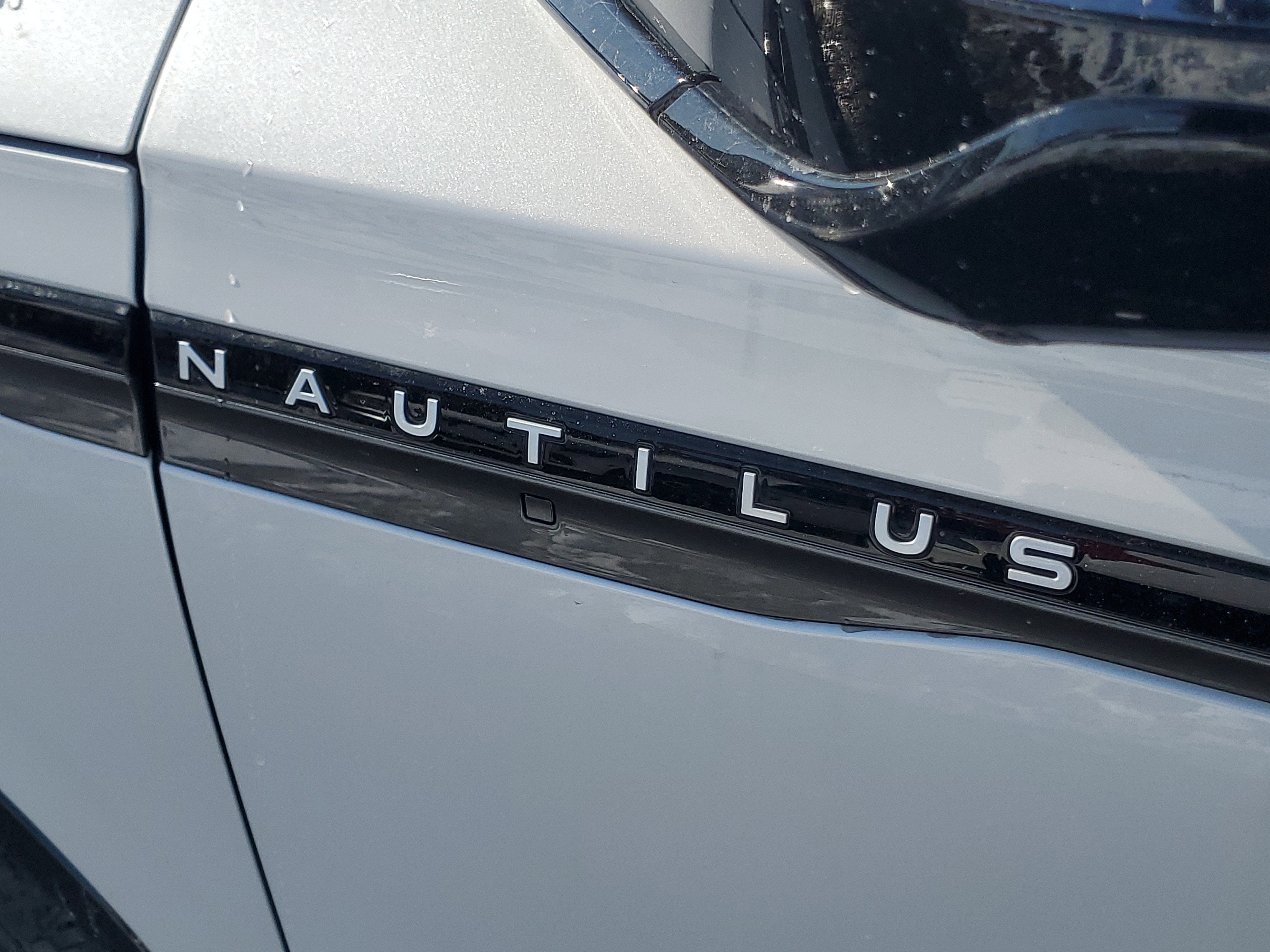 2026 Lincoln Nautilus Reserve Hybrid