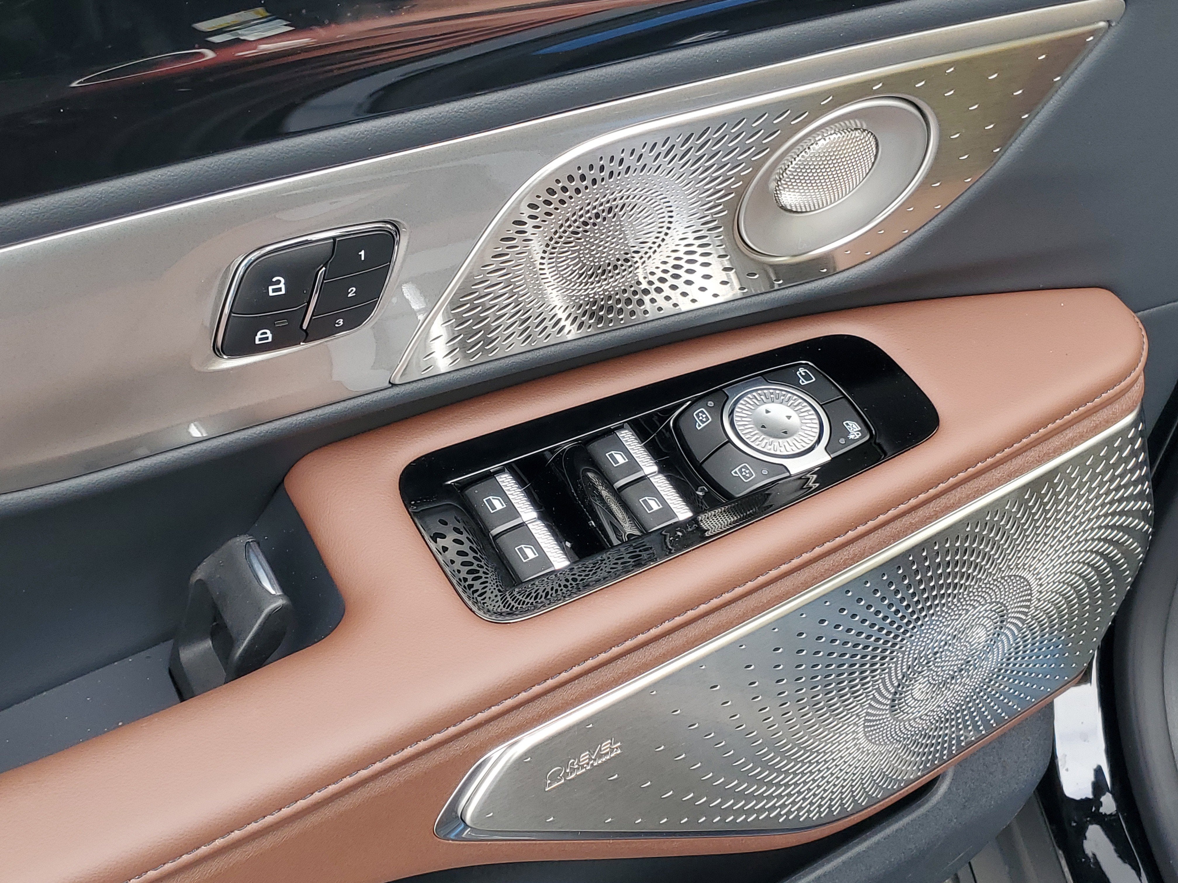 2026 Lincoln Nautilus Reserve Hybrid