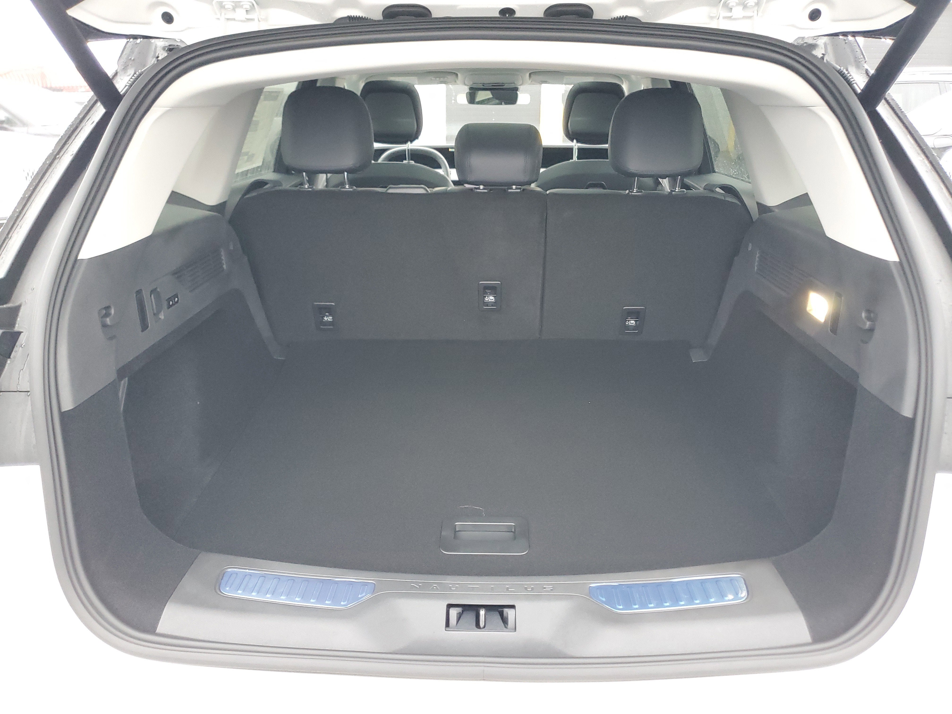 2026 Lincoln Nautilus Reserve Hybrid