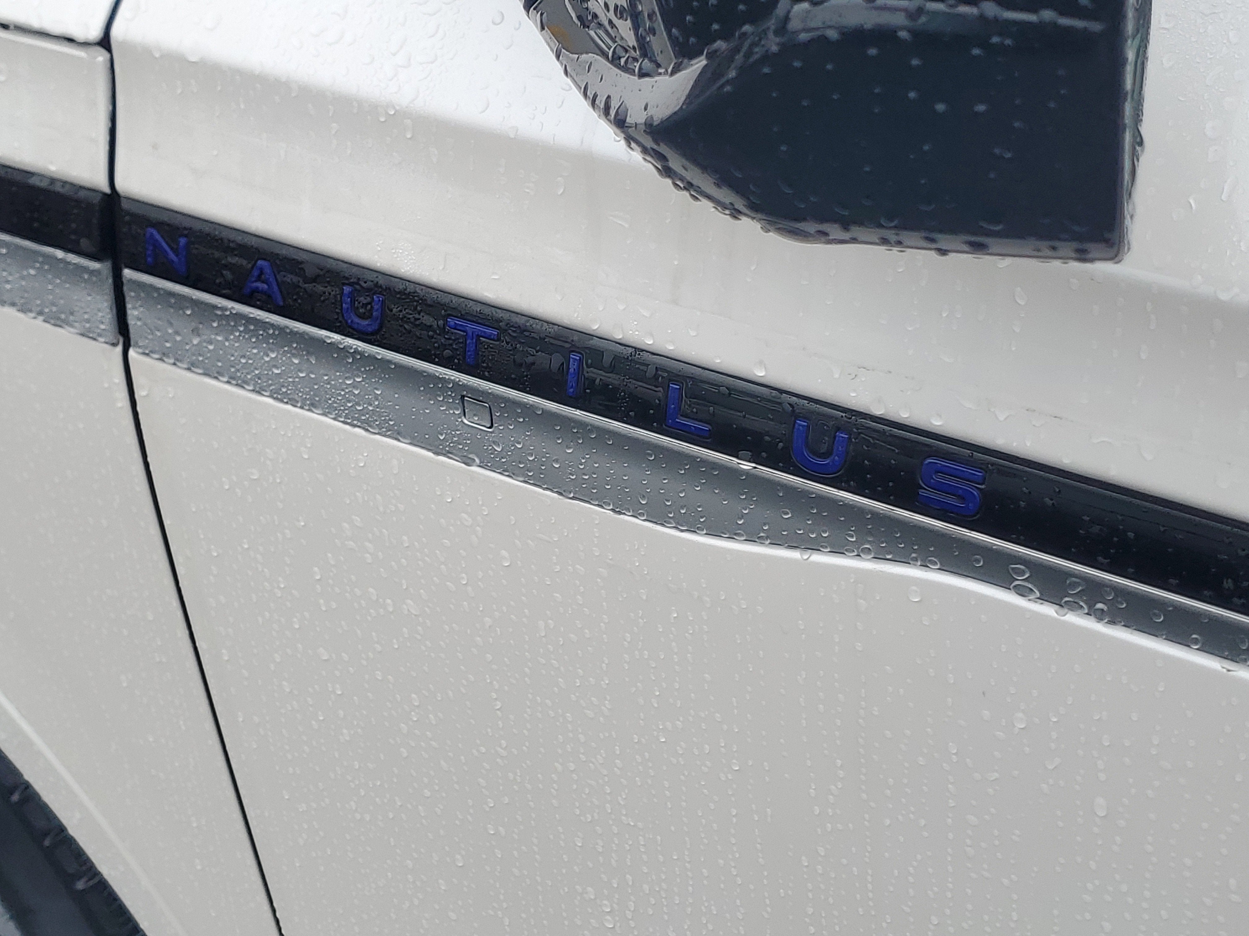 2026 Lincoln Nautilus Reserve Hybrid