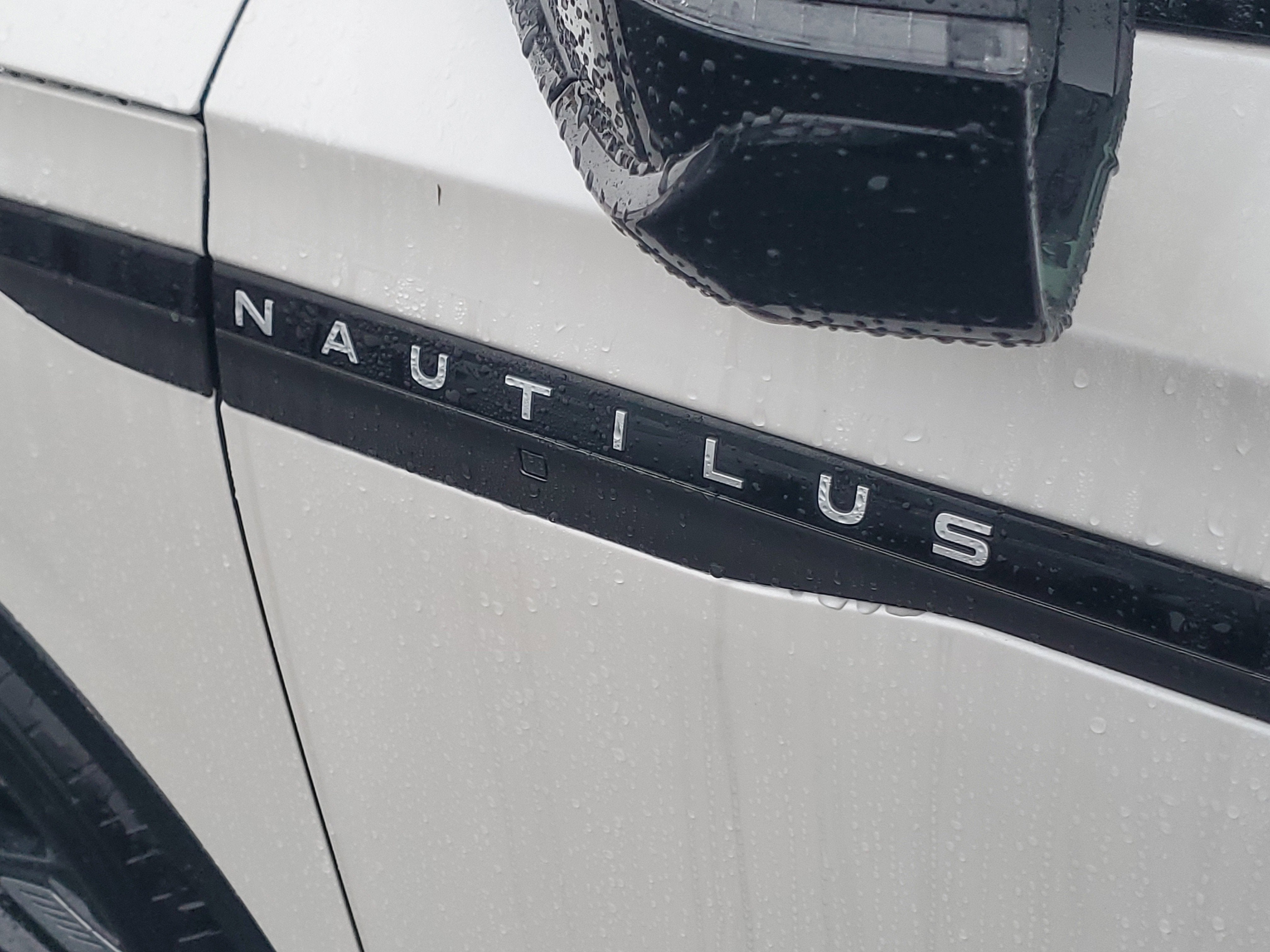 2026 Lincoln Nautilus Reserve Hybrid