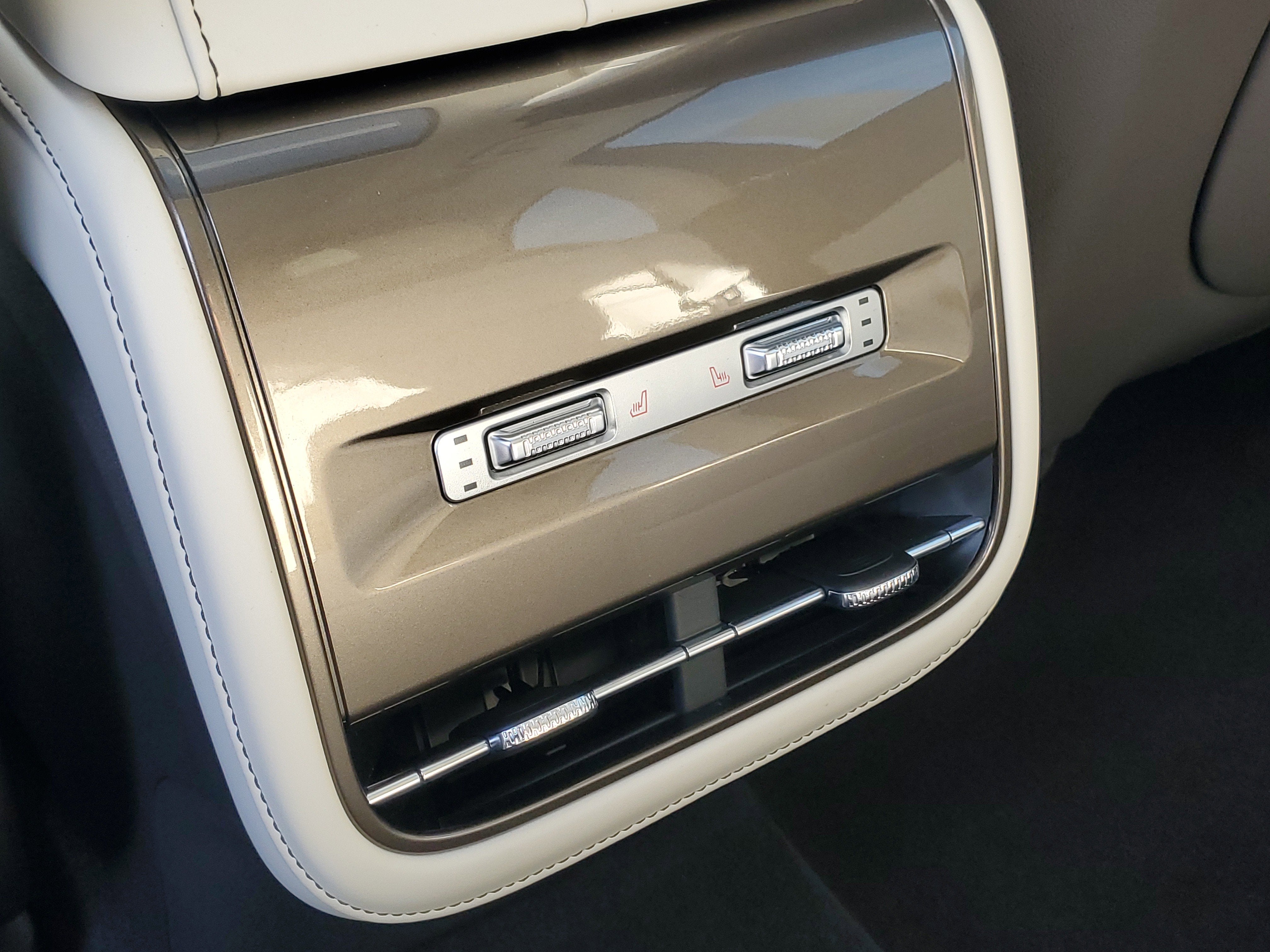 2026 Lincoln Nautilus Black Label Hybrid