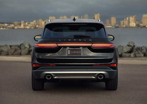 The rear lighting of the 2024 Lincoln Corsair® SUV spans the entire width of the vehicle. | Varsity Lincoln in Novi MI