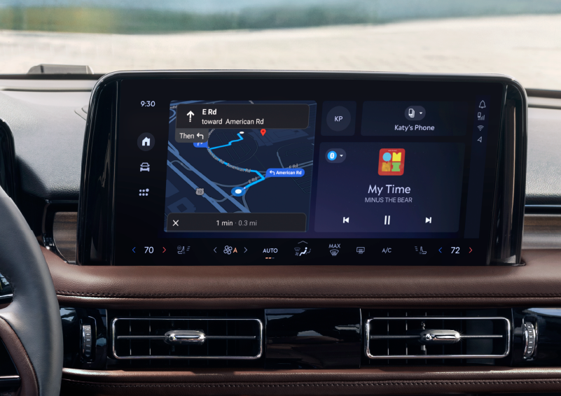 The 13.2-inch LCD touchscreen is showcased. | Varsity Lincoln in Novi MI